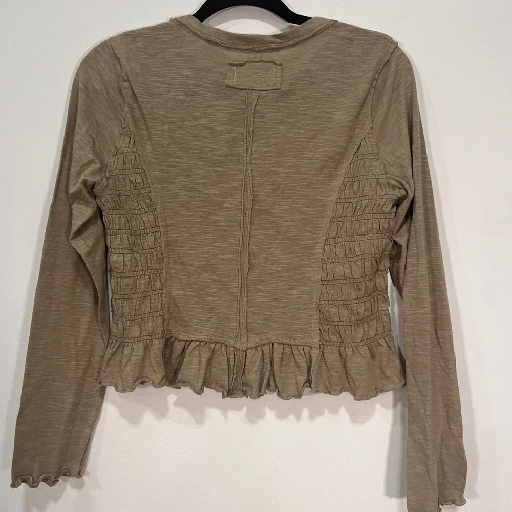 We The Free Free People Treehouse Green Smocked Peplum Long Sleeve Top Large NWT